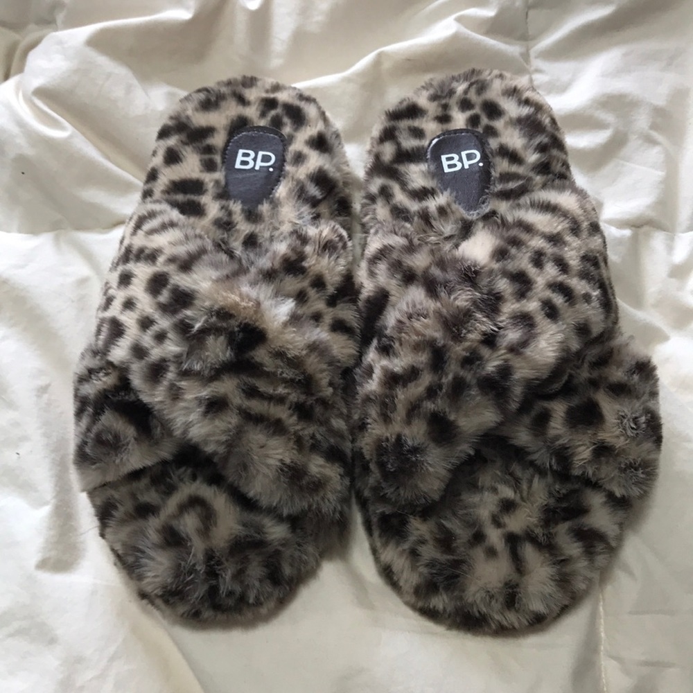Cozy leopard print slippers- BP